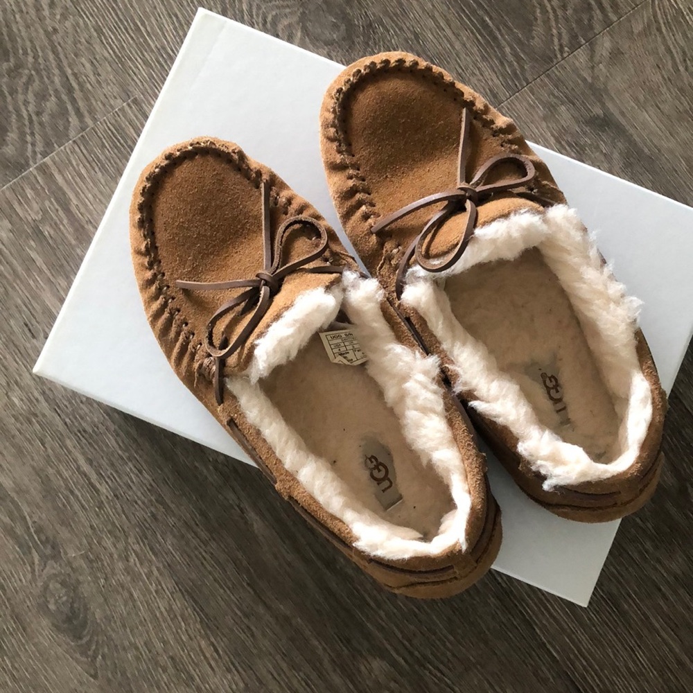 Ugg size 6 very good condition like new
